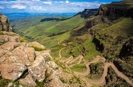 Our starting point for exploring this natural masterpiece will be at Sani Lodge at the foot of the Sani Pass that crosses into Lesotho.