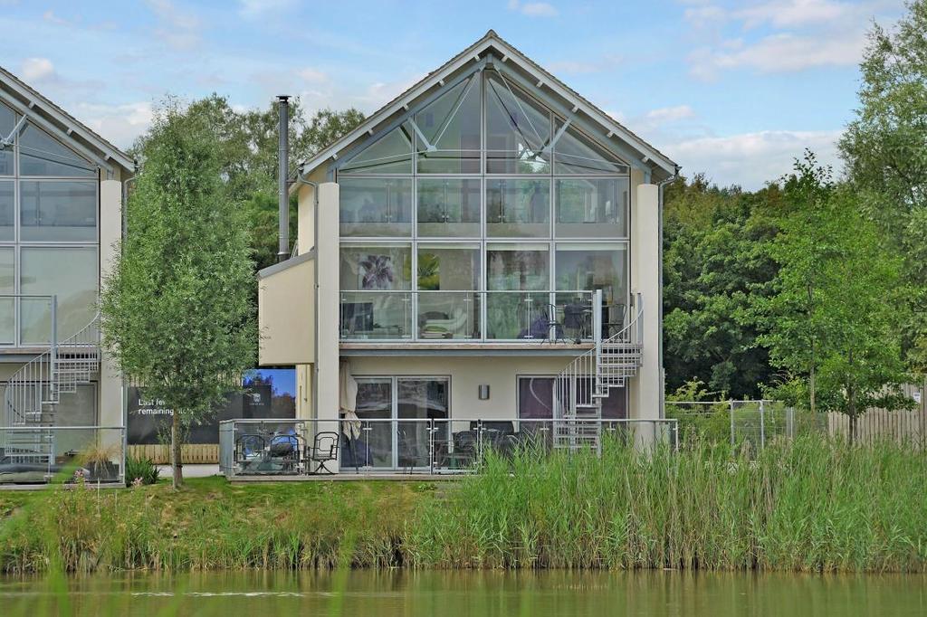 Cygnet Lodge Amazing Luxury Lakeside 4 Bedroom Detached Holiday Villa, with SOUTH facing