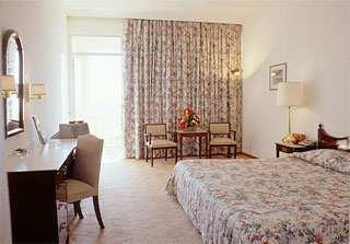 CORFU PALACE/Town***** Location: in Corfu town, 2 min from the Esplanade Rooms: 24 - hours room service, Baby cot - free of charge, Balcony, Bath tub, Bay