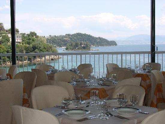 17 20 SEP 12 OCT 17 OASIS HOTEL/Perama*** Location: If you like escaping from the usual, if you want to be in the centre of cosmopolitan Corfu & if