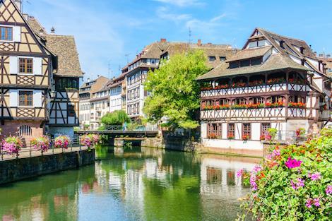 Trier Ample Free Time in all the Towns & Cities You Visit Da Vinci An elegant and luxurious riverboat, chartered by Journeys by Van Dyke to provide an exceptional cruising experience.