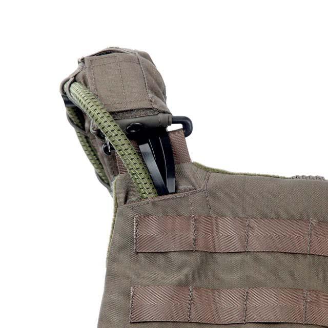 Cable ties can be placed in the shoulder cover and then in the back