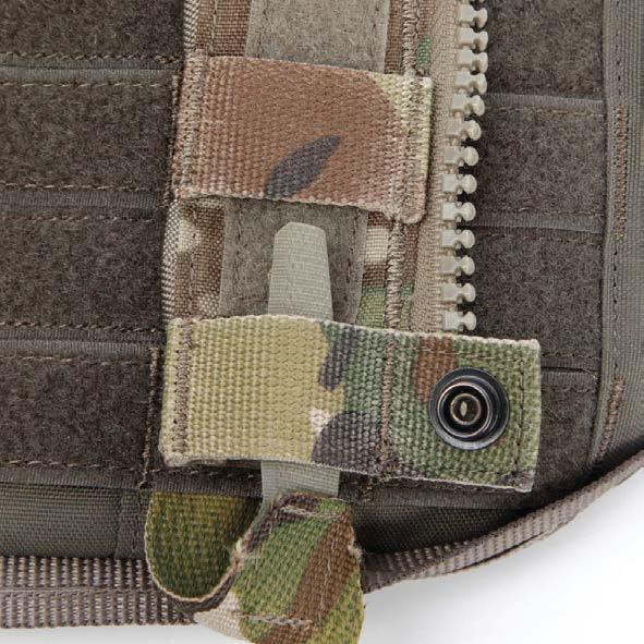 Velcro closure The plate carrier is closed with a zipper in each side.