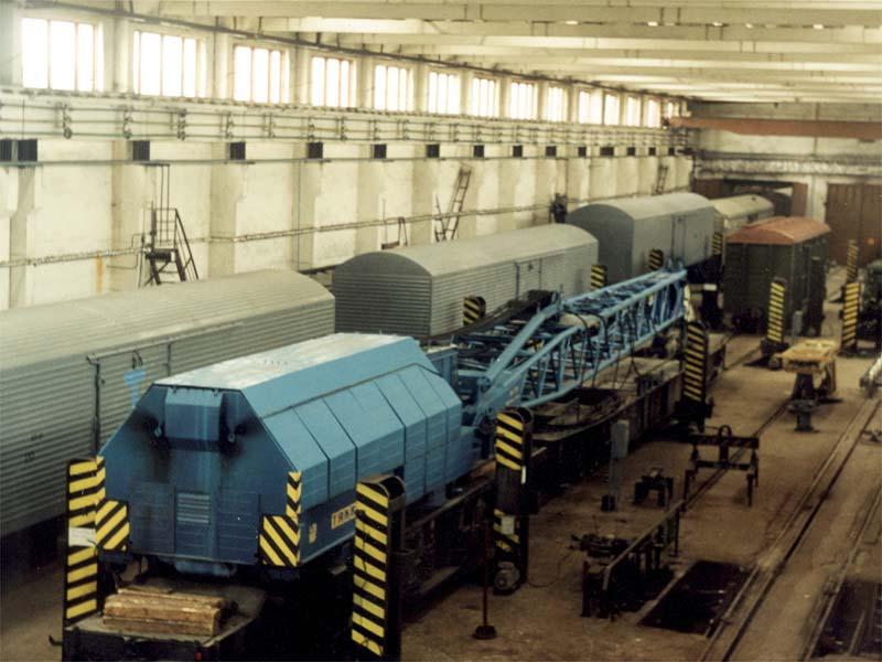 Restructuring railway transport of Ukraine Have been privatized: 5 repair plants; 42 whole property complexes of trade service and public