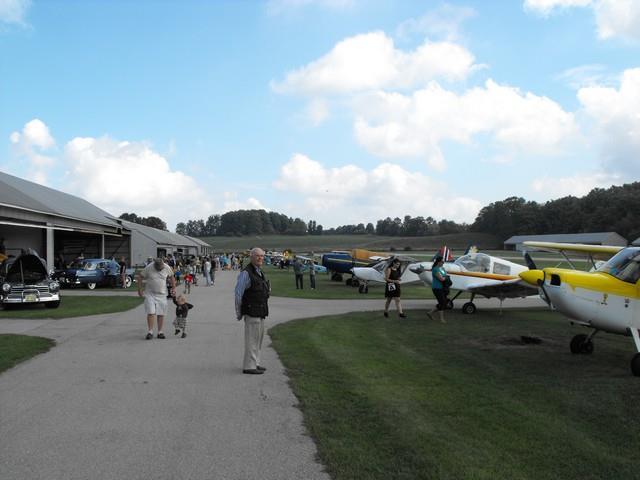 planes at the fly-in and an indication of how colourful the event was too!