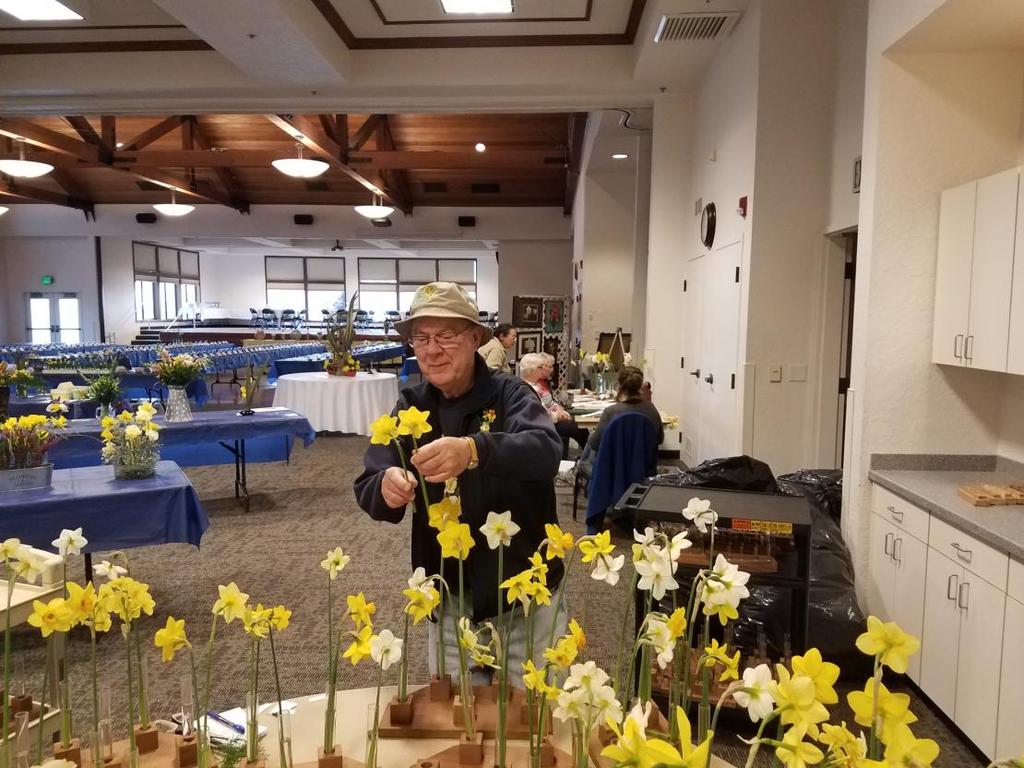 20 43 rd ANNUAL DAFFODIL SHOW, FORTUNA CALIFORNIA The 43 rd Annual Daffodil Show sponsored by the Fortuna Garden Club was held from Saturday and Sunday, March 24 and 25 at the beautiful River Lodge