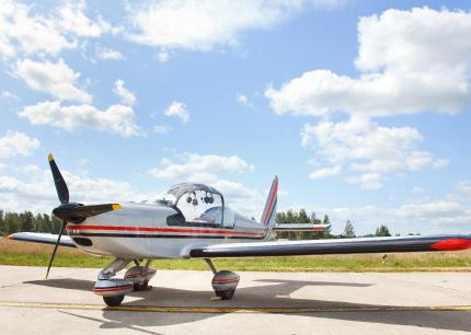 RECREATIONAL PILOT CERTIFICATE Full Time: 4 Weeks Part Time: 6 Months RECOMMENDED PACKAGE PAY AS YOU