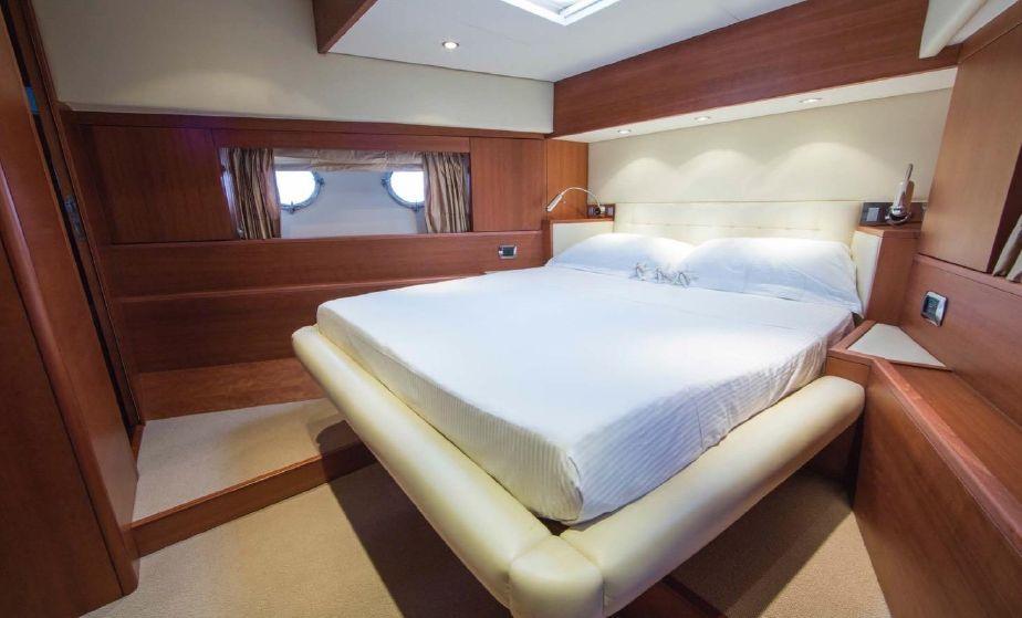VIP Cabin has four side windows, a SAT LCD TV, Hi Fi system, DVD, a well sized