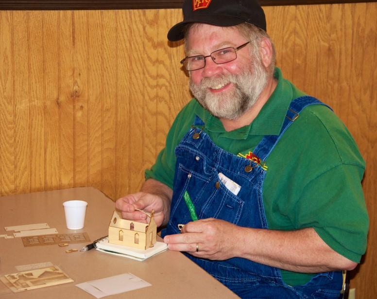 4 EXTRA FARE CLINIC #4 MODELING WITH THE MASTERS By Gary Burdette, MMR and Bob Fink, MMR This year the participants will construct a model of a small freight building that will only be available to