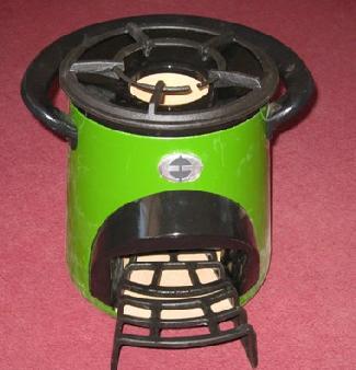 3.3 Chinese stove (Yue-Xiang) This stove is manufactured in China. The combustion chamber of the stove is made up of refractory (insulative) clay liner.