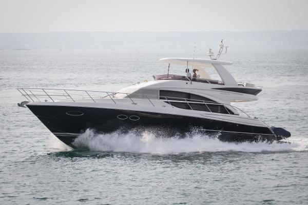2017 PRICE: 895,000 EX VAT Ref:PA0501 2017 MODEL FLYBRIDGE MOTOR YACHT FOR SALE, FITTED WITH: Twin Volvo D13 engines (800hp each) Midnight blue hull Bow and Stern thrusters Hydraulic bathing platform