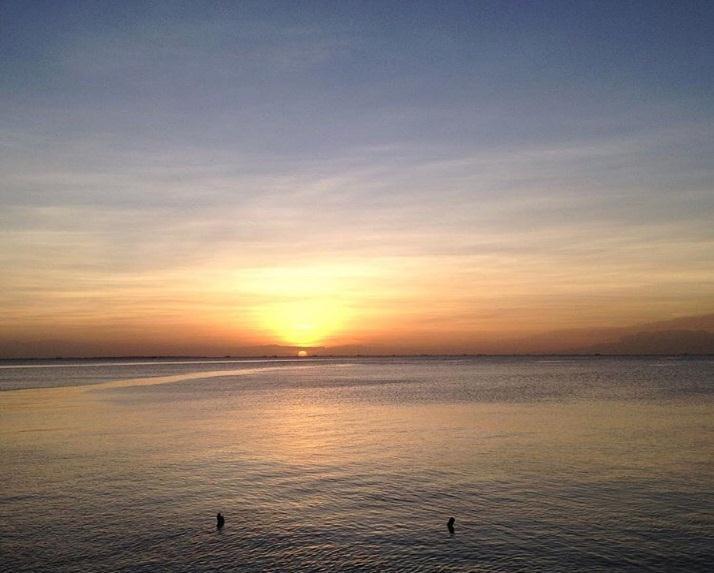glimpse of the famous Manila Bay Sunset and you will take delight as you relish the sumptuous
