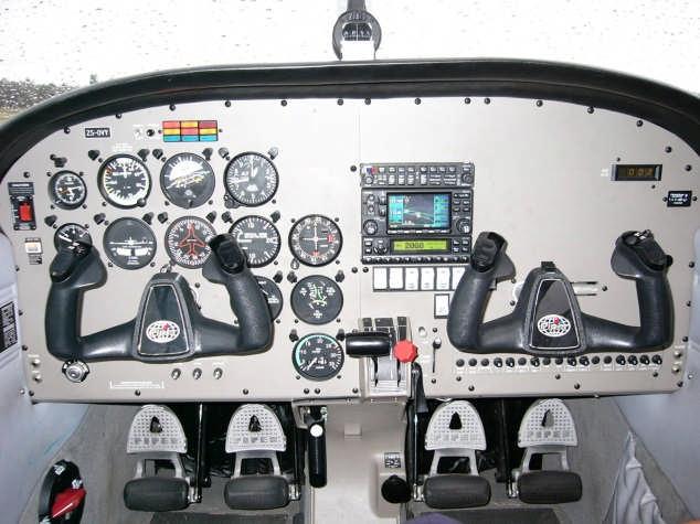 airliner. The Vulcanair is equipped with state of the art Garmin G1000 EFIS (Electronic Flight Information System), similar to airline equipment.