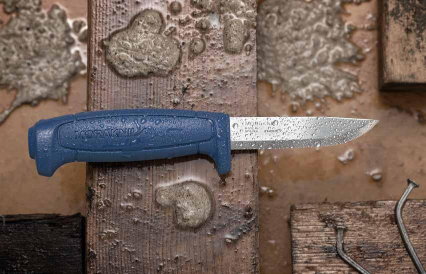 The carefully chosen knife steel is also hardened in Mora, Sweden according to a secret recipe.
