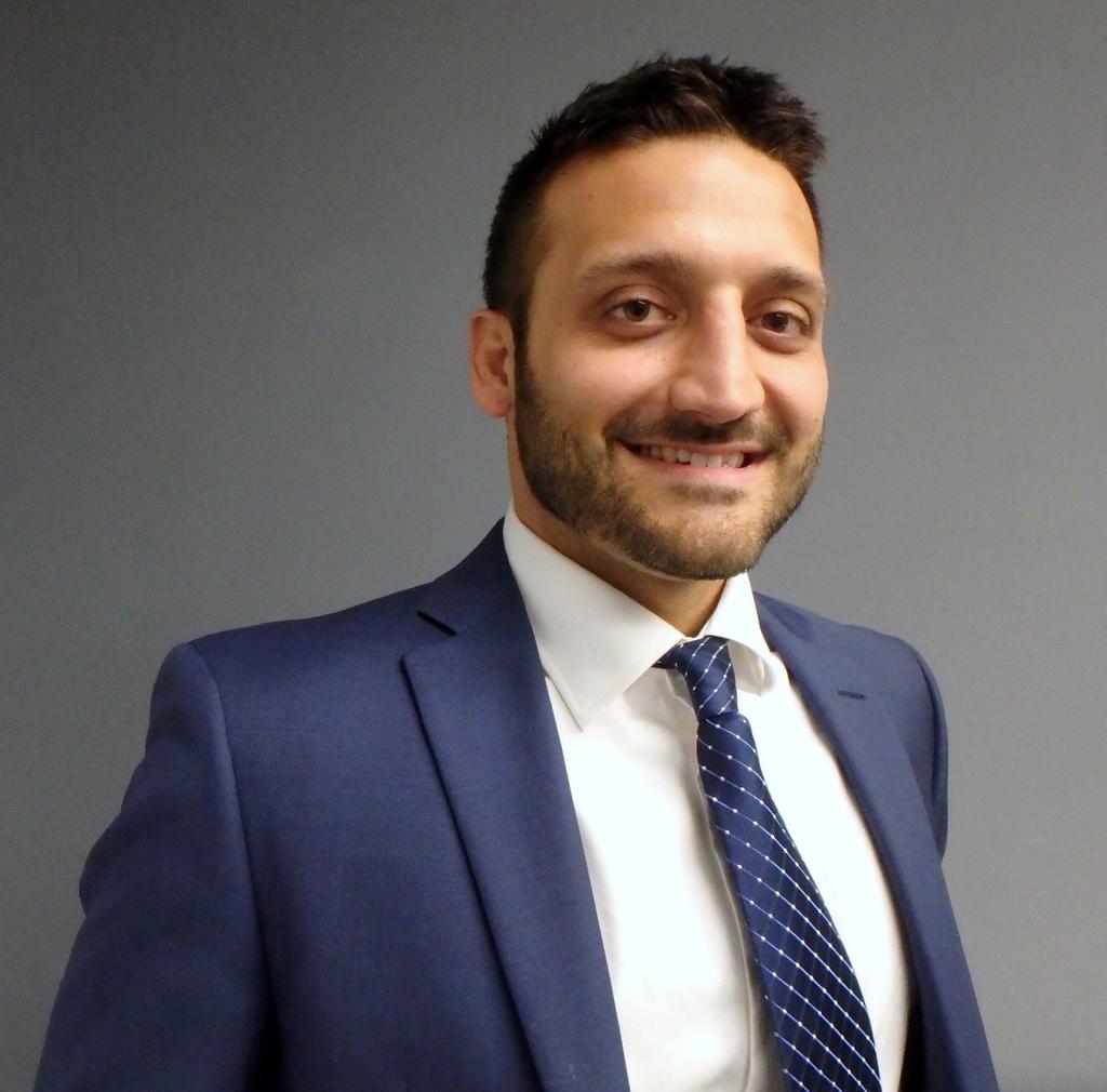 Advisor Bio & Contact 1 ANDREAS KAMOUYEROU Associate Advisor PROFESSIONAL BACKGROUND Andreas Kamouyerou serves as an Associate Advisor for SVN I Three Rivers Commercial Advisors specializing in