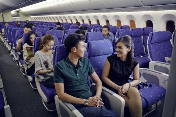 SilkAir Cabin Classes: Latest Seats 30 seat pitch Delectable choice of meals and refreshments 30-35 kg baggage allowance 49 seat pitch 12 recline meals (All-Time