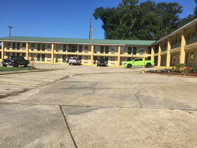 HOTEL 2 - FOR SALE SUPER 8 OFFERING SUMMARY Address: 999 Cooper Road, Picayune, MS Price: $1,400,000 On-Site Inspections: Upon Request Year Built: 1975 Last Renovation: 2014 Lot Size: 2 Acres Zoning: