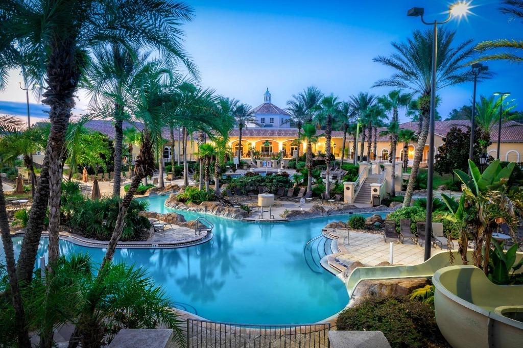 Located in Davenport, within (The Four Corners), This resort is a perfect place to come back to and unwind from a long day at the theme park and offers 24 hour reception check in and guarded