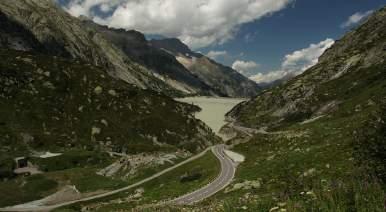 THE SWISS ALPS TOUR - 3rd to 10th of August 2019 This 8-day escorted tour takes you on some of Europe s most incredible roads.