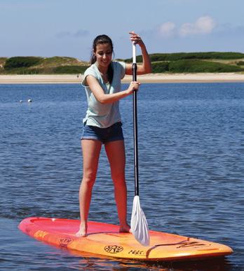 YOUNG PEOPLE 18 to 35 years Stand Up Paddlet The Cávado river and the Atlantic Ocean provide the practice of other water sports including the Stand Up Paddle, a mode that is becoming more and more