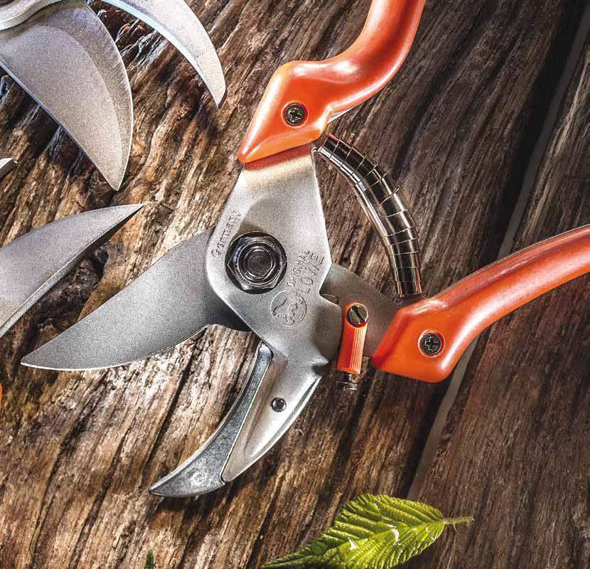 Anvil pruning shears Bypass pruning shears Loppers Spare parts and accessories 8 8 Anvil technology plus bypass geometry» drawing cut against a solid base coupled with curved blades» extremely