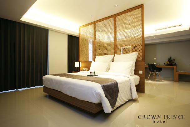 Emerald room Extensive 22 sqm, ALEXANDRITE ROOM is a modern feature room with cozy extravagant minimalist concept.