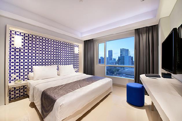 Jade room double bed Extensive 22 sqm, JADE ROOM is a modern feature room with cozy extravagant minimalist concept.