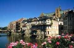 You will enjoy the view on the Moselle river and feel relaxed while experiencing the barging part of this tour.