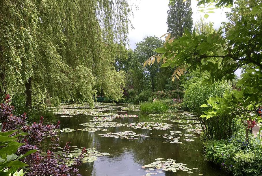 sunday, october 6, 2019 PARIS GIVERNY ROUEN BEUVRON-EN-AUGE BAYEUX After breakfast, we depart Paris and start the day with a visit to Giverny, home of painter Claude Monet.