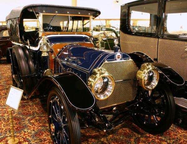 Did You Know In the early 1900 s the American Locomotive Company produced automobiles.