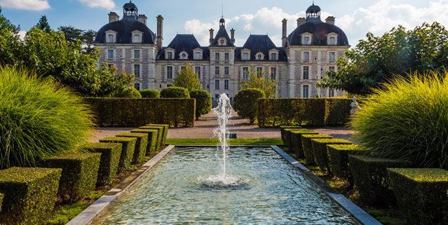 2019 COST PER PERSON IN EURO, including Château Package above 4* Deluxe 4 nights Double/Twin room with breakfast 885 Single supplement 250 Extra night with breakfast 135 Single supplement 55 Bike 4
