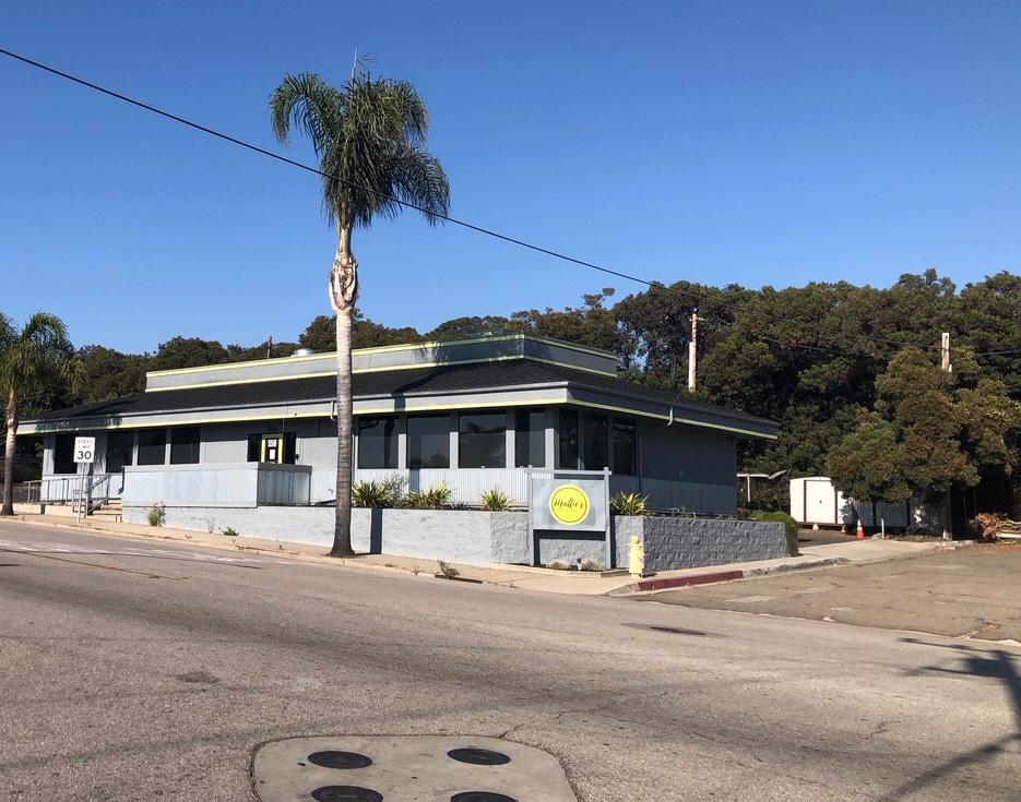 Street Address Price Street APN 00-0-03 Zoning C Commercial Site Area +/-,40 SF Leasable Area +/-,40 SF Year Built 3, Renovated 0 FOR SALE OR LEASE PRICE STREET PISMO BEACH, CA Turn-Key Restaurant