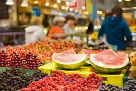 Enjoy tastings of regional foods and tips on food selection and preparation, as well as insights into the best local restaurants and cafes. The market offers flavours from all around the world.
