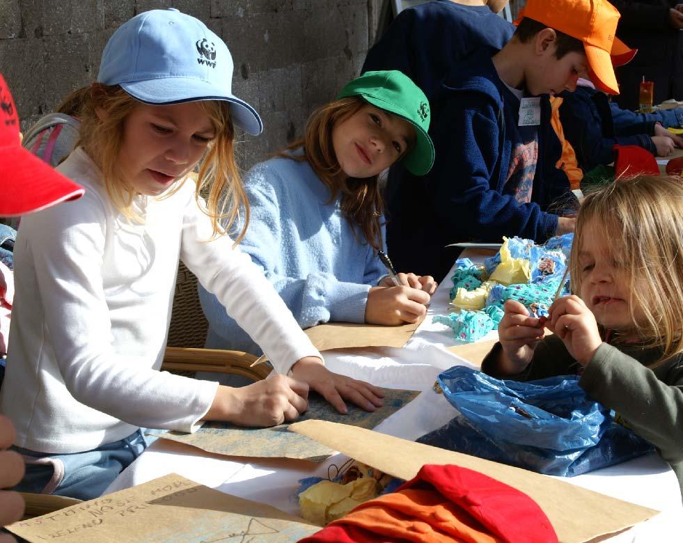 Children preparing drawings of tuna to present at the ICCAT meeting, Dubrovnik, Croatia WWF-Mediterranean / S.