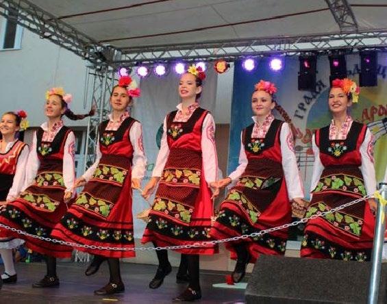 INTANGIBLE CULTURAL HERITAGE The folklore song of mid-western Bulgaria contains the whole thematic diversity of Bulgarian folklore.
