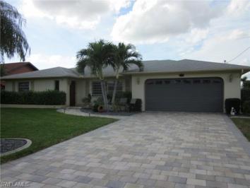Customer Detail Report + Map Property 1 Information 3334 SE 18th PL, CAPE CORAL, FL 33904 Price: $365,000 MLS Listing ID: 215001350 Status: Sold MLS Association: Greater Fort Myers and the Beach