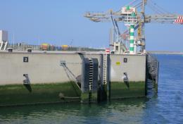Introduction - aspects of mooring in a port Different stakeholders in different worlds with