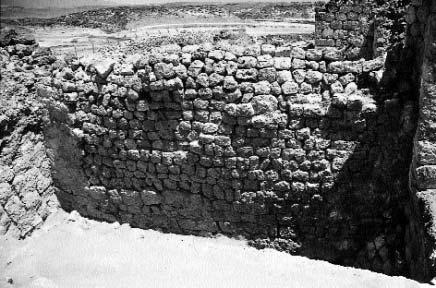 Fig. 13 - View of western side of M8. It seems important to underline that the cleaning of the walls often brings to light structures very near to collapse.