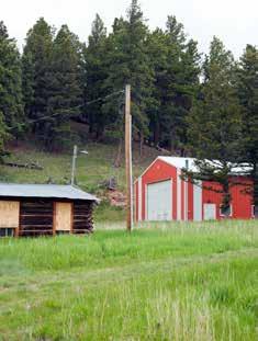 areas. This is a good set-up for an owner who wants to run and manage his/her own herd or lease to a neighbor.