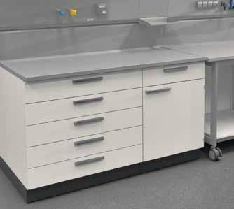 Surfaces and edges are optimally protected The melamine resin coated surfaces are easy to clean and robust against the effects in the laboratory.