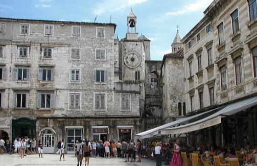 30am) we would start Split sightseeing tour (Diocletian palace, built in 4 th century UNESCO WH site; Riva Promenade; farmers market & fish market,