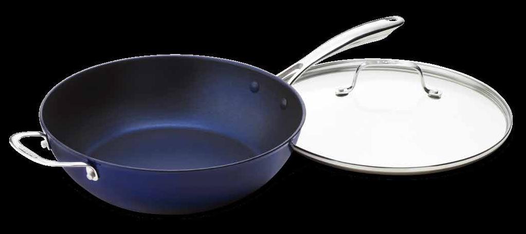 Chef s Pans This is the perfect go-to design for all cooking tasks. Rounded sides and curved bottom allow anyone to prepare risotto, custards and sauces like a true chef. 4.5 Qt.