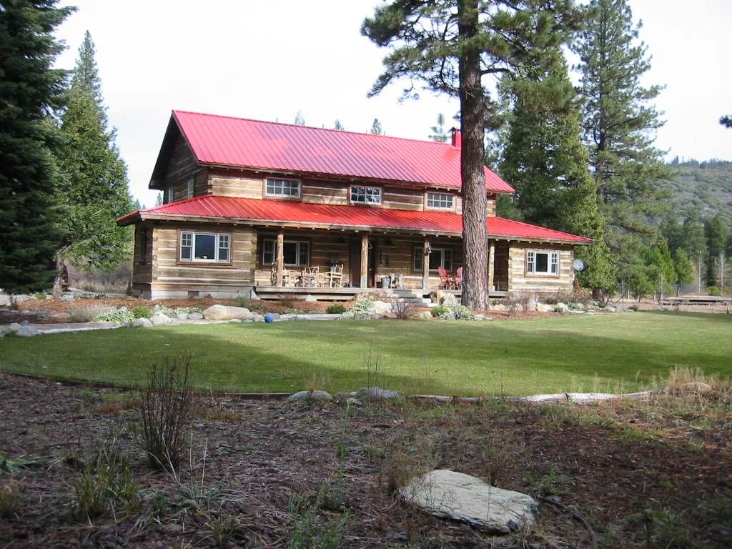 Introduction House looking North This 21.79 +/- acre property is located in Plumas County in the town of Taylorsville. Taylorsville is a small country town with a population of 160 people.