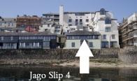 spacious, comfortable h oliday apartmen t is situated rig ht on the waterside at Packet Quays in