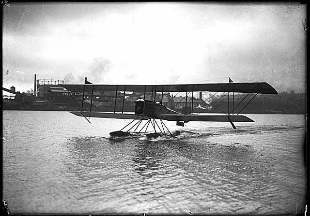 Lake Union was the site of Boeing s first assembly plant, the first three B aircraft, and the first ever international mail run (to Vancouver), opening up the region
