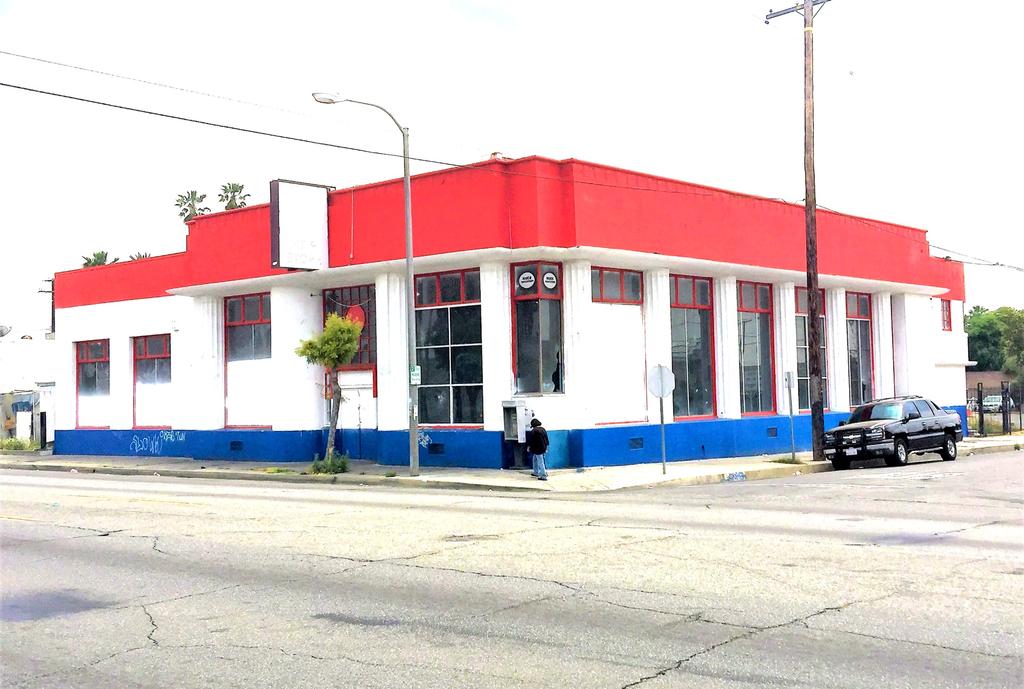 For Sale or Lease Free-Standing Bldg Tenant: VACANT GLA: 10,000 SF Lot Size: 33,000 SF Price Per SF: $79.