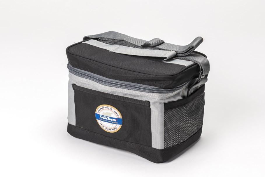 00 INSULATED LUNCH BAG The interior of this personal size cooler has a 6 can capacity and features