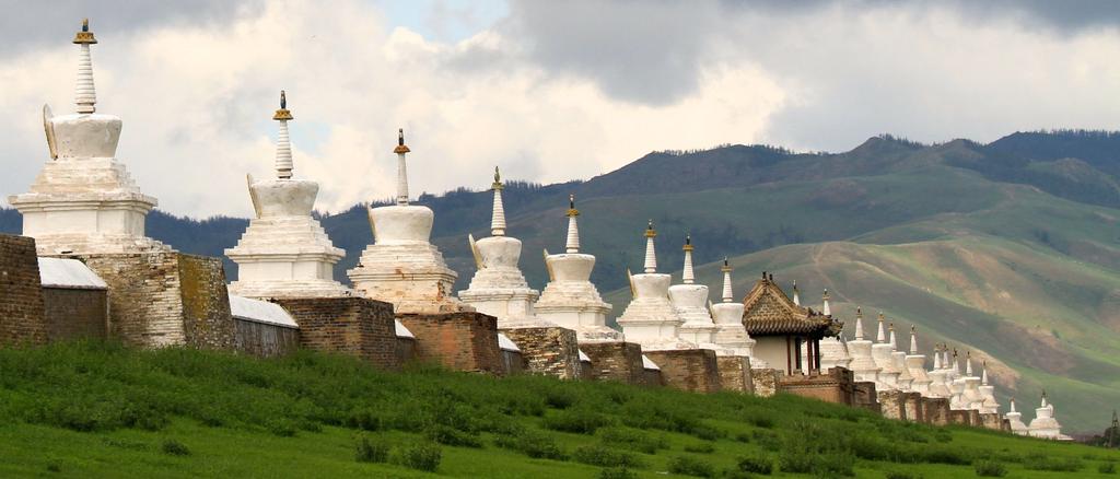 TOUR ITINERARY Following is a proposed itinerary, beginning and ending in Ulaanbaatar.