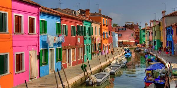 7 ISLANDS OF THE VENETIAN LAGOON 6 Hop on board a private speedboat and discover the beauty and secrets of the Islands of the Venetian Lagoon, from the glass workshops of Murano to the charms of