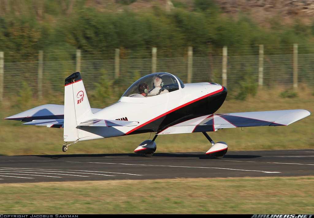 Figure 4: The aircraft ZU-FHM 1.6.2 Airframe: Type Van s RV-8 Serial number 82532 Manufacturer Van s Aircraft Year of manufacture 2010 Total airframe hours (At time of Accident) 145.